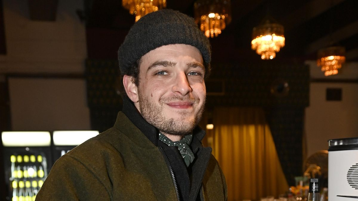 Už mě trochu unavuje hrát vrahy nebo oběti, říká Cyril Dobrý